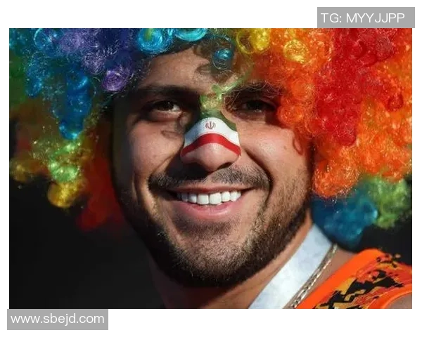 踢易拉罐的足球明星如何用创意与激情征服绿茵场