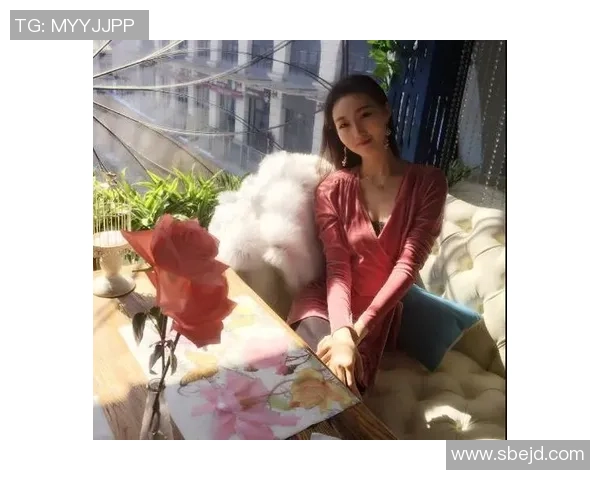 足球明星的魅力与爱情：探秘那些令人艳羡的漂亮女友背后的故事与风采